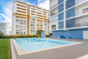 Bright 1 BDR Flat with Pool & Balcony by LovelyStay
